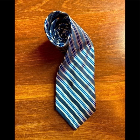 🍁SALE🍁NAUTICA Striped Blue White  Silk  Repp Necktie - Picture 1 of 8